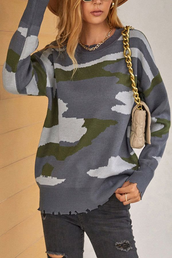 WOLFF Camouflage Ripped Fringed Sweatshirt