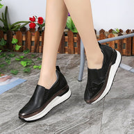 Damen Slip-On Sneakers mit glitzerndem Obermaterial und komfortabler Sohle W&W