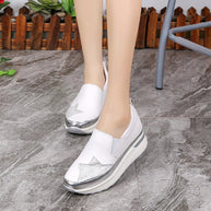 Damen Slip-On Sneakers mit glitzerndem Obermaterial und komfortabler Sohle W&W