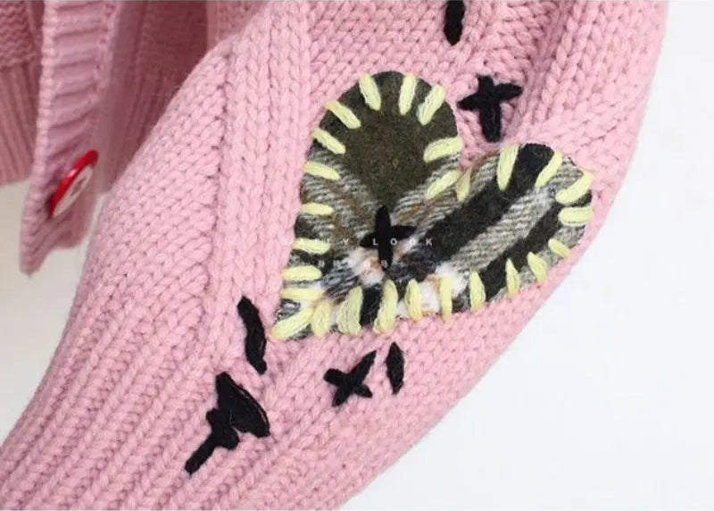 W&W Mode | Gestrickte V-Ausschnitt Damenjacke mit Stickerei
