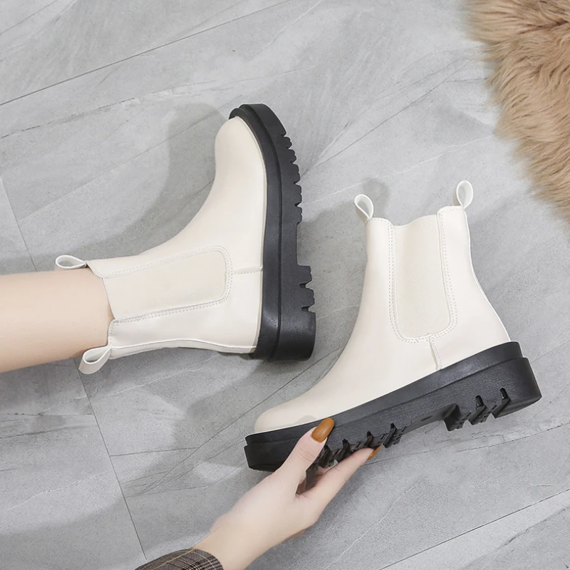W&W Mode | Damen Chelsea Boots mit Elastischen Seiten und Zugschlaufen