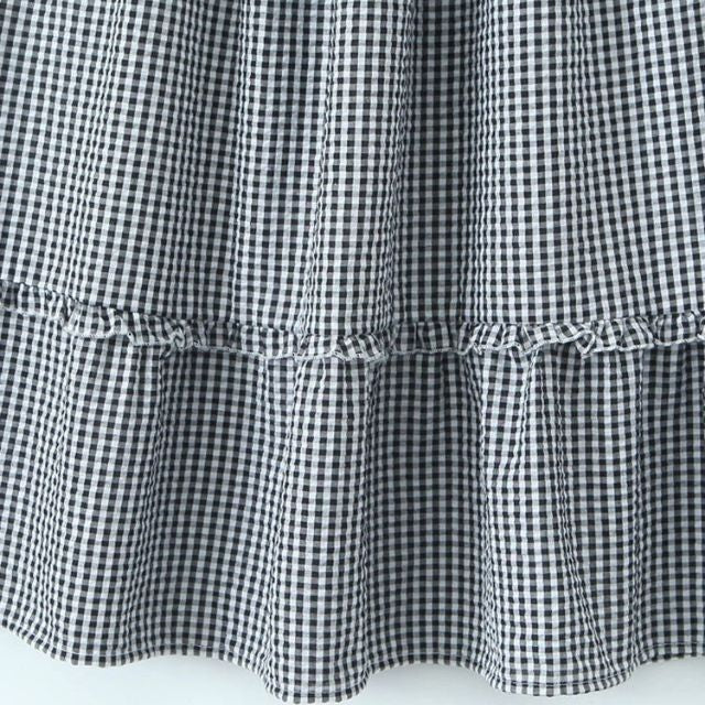 W&W Mode | Gestuftes Gingham-Midirock mit Rüschendetail