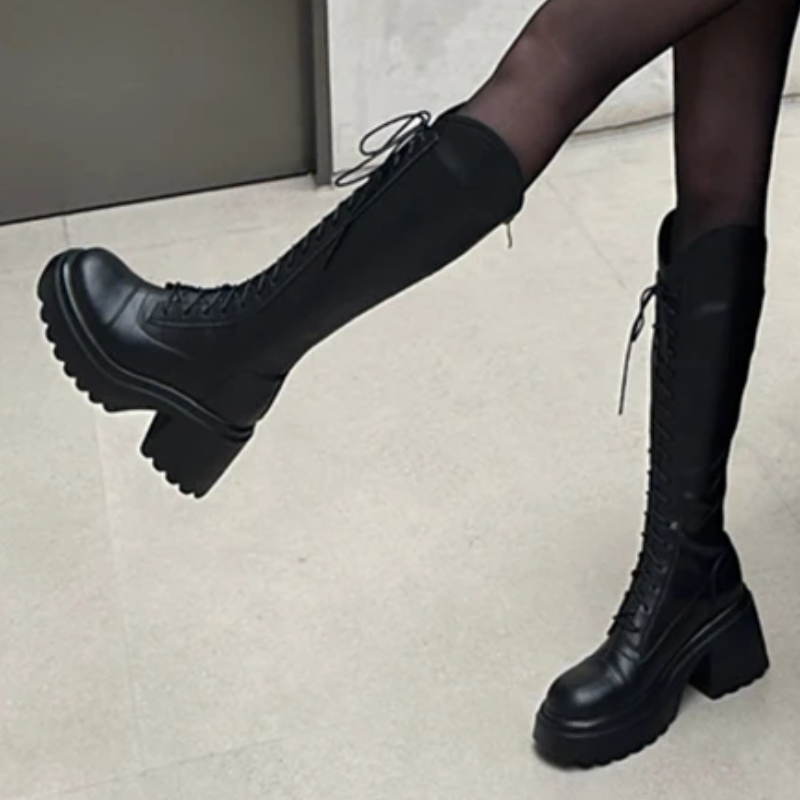 Damen hohe Stiefel mit Schnürung und robustem Absatz