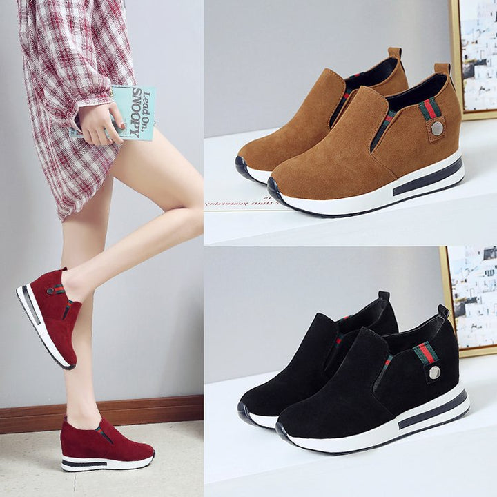 Damen Wedge-Sneaker mit modernem Slip-On-Design und bequemer Sohle W&W Mode