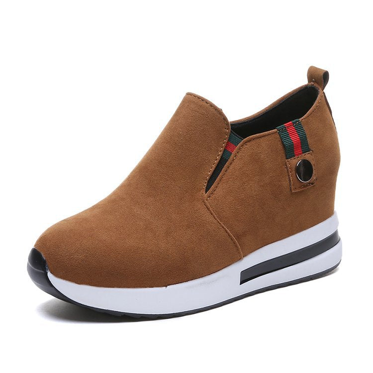 Damen Wedge-Sneaker mit modernem Slip-On-Design und bequemer Sohle W&W Mode