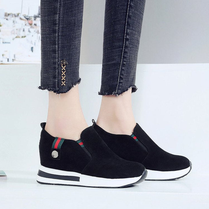 Damen Wedge-Sneaker mit modernem Slip-On-Design und bequemer Sohle W&W Mode