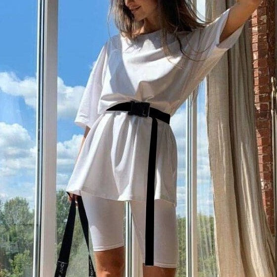 Damen sportliches Zweiteiliges Set mit T-Shirt und Shorts WW