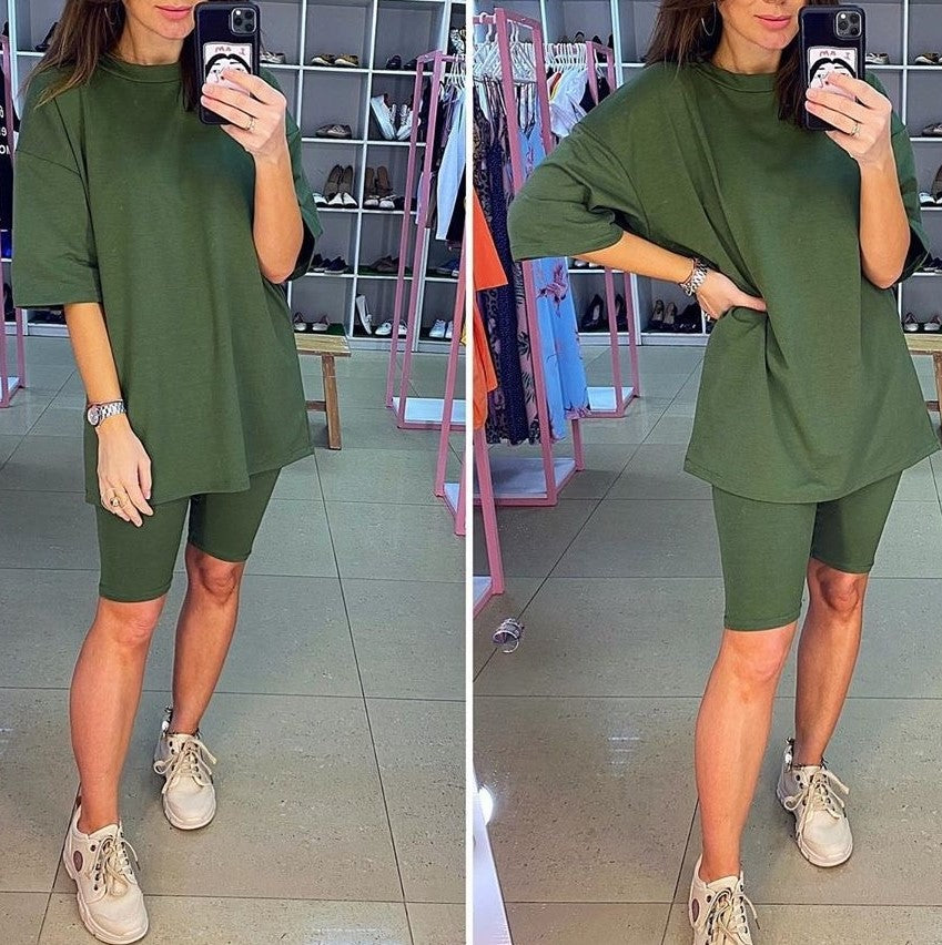 Damen sportliches Zweiteiliges Set mit T-Shirt und Shorts WW