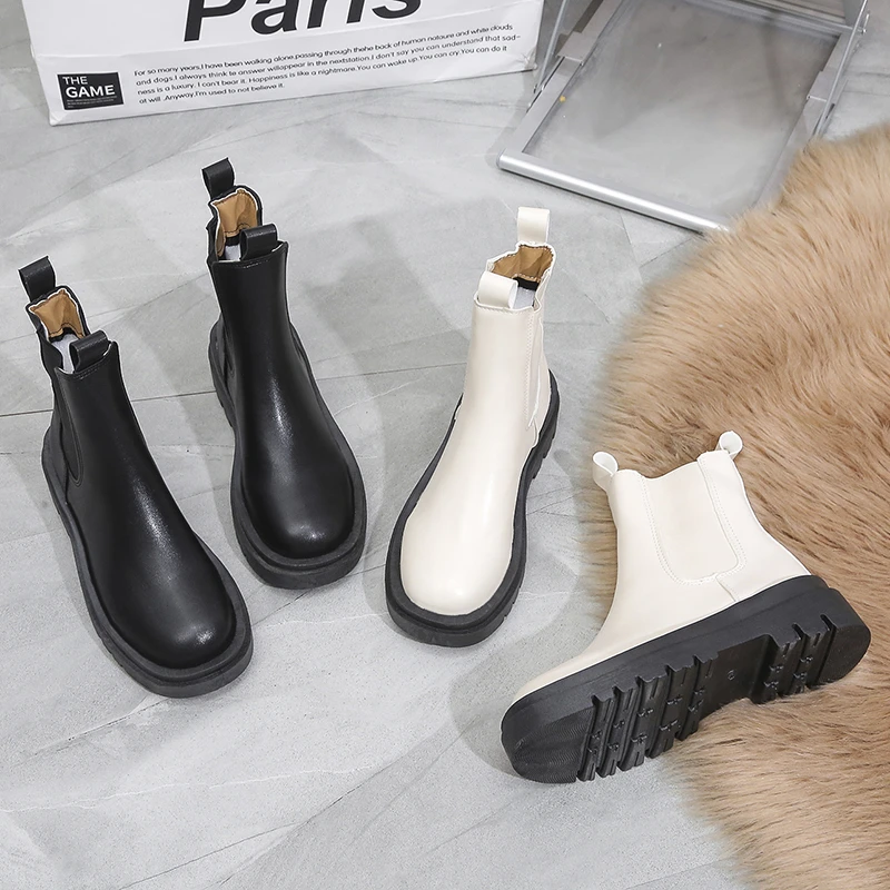 W&W Mode | Damen Chelsea Boots mit Elastischen Seiten und Zugschlaufen