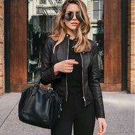 Carmen™ - Schmal geschnittene Jacke aus Lederimitat
