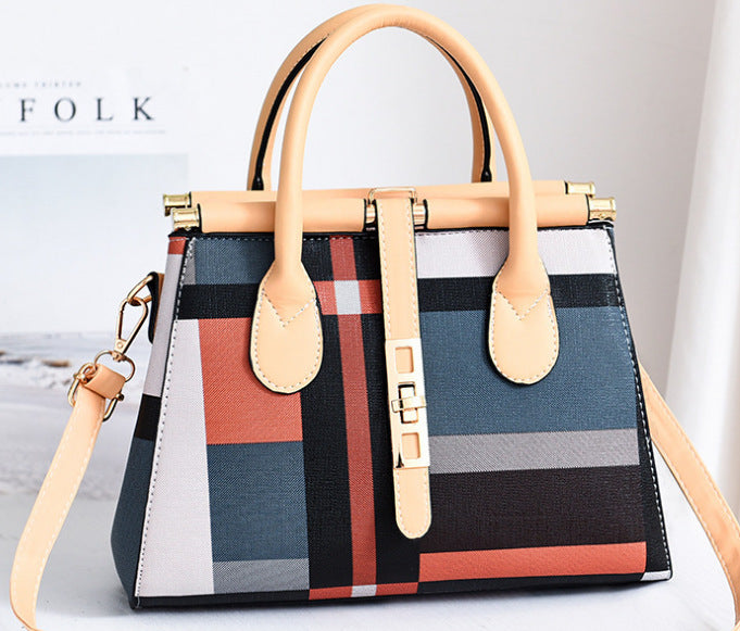 WW | Zeitlose Eleganz in Einer Geräumigen Handtasche