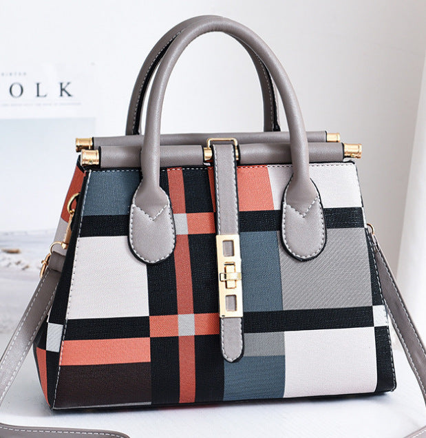 WW | Zeitlose Eleganz in Einer Geräumigen Handtasche