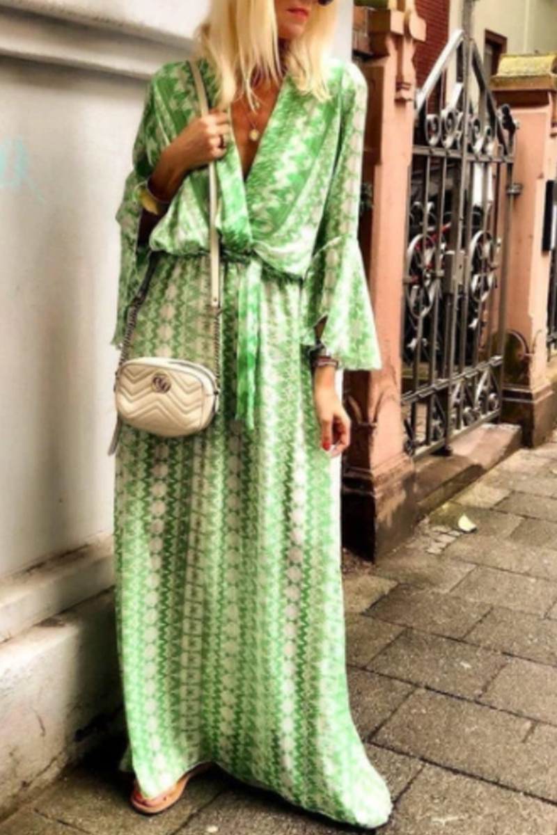 WW | V-Ausschnitt Kleid mit Taille und bedrucktem Schlitz Joint