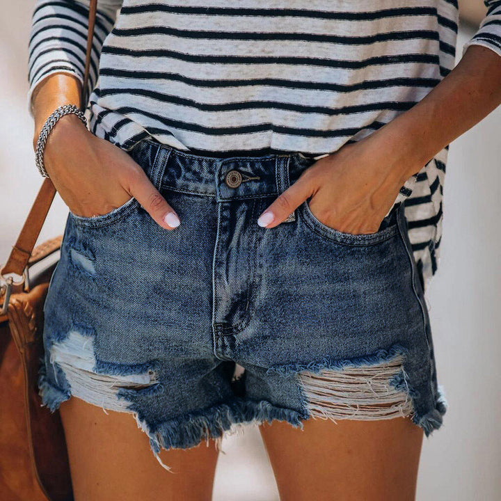 Damen Jeansshorts im lässigen Vintage-Stil mit fransigem Saum und modischen Rissdetails W&W Mode