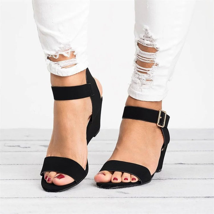 Damen Wedge-Sandalen mit elegantem Riemchen-Design und komfortablem Fußbett W&W Mode