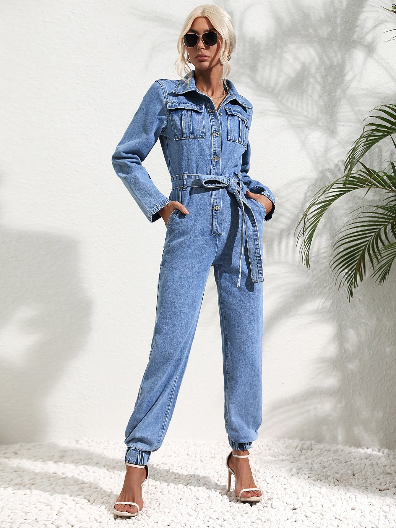 Lässiger Utility-Jumpsuit mit Jeansgürtel