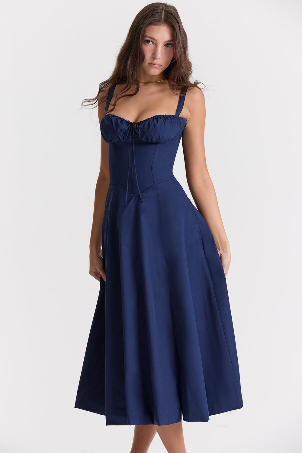 W&W Mode - Midikleid mit tailliertem Oberteil und ausgestelltem Rock | Minikleid mit Spaghettiträgern