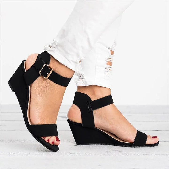 Damen Wedge-Sandalen mit elegantem Riemchen-Design und komfortablem Fußbett W&W Mode