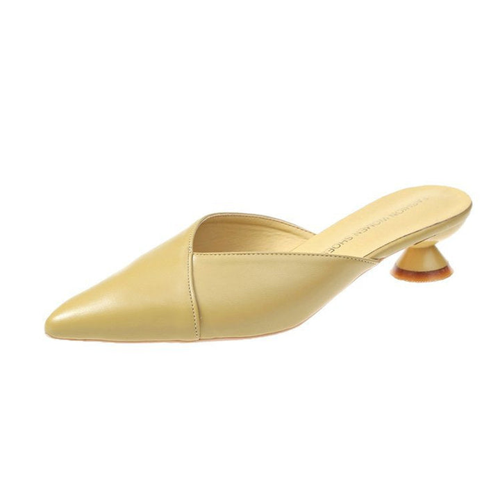 Damen elegante Mules mit einzigartigem spitzen Zehenbereich und trendigem Blockabsatz W&W Mode