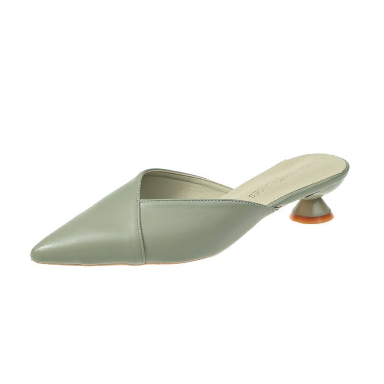 Damen elegante Mules mit einzigartigem spitzen Zehenbereich und trendigem Blockabsatz W&W Mode