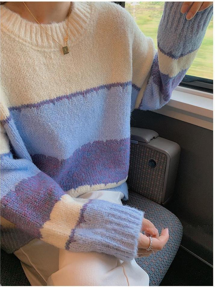 W&W Mode | gestreiftes Sweatshirt mit Rundhalsausschnitt
