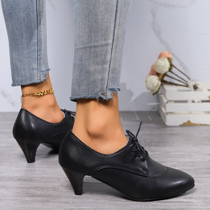 W&W Mode | Schwarze Spitze Damenschuhe Mit Bequemen Mittelabsätzen