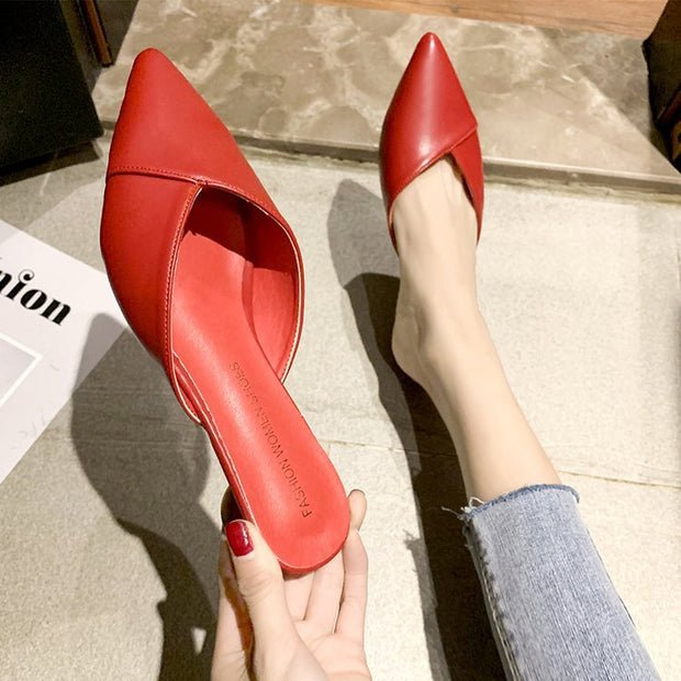 Damen elegante Mules mit einzigartigem spitzen Zehenbereich und trendigem Blockabsatz W&W