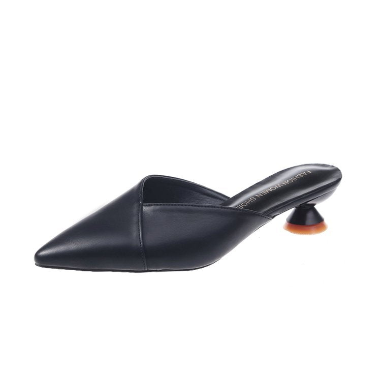 Damen elegante Mules mit einzigartigem spitzen Zehenbereich und trendigem Blockabsatz W&W Mode