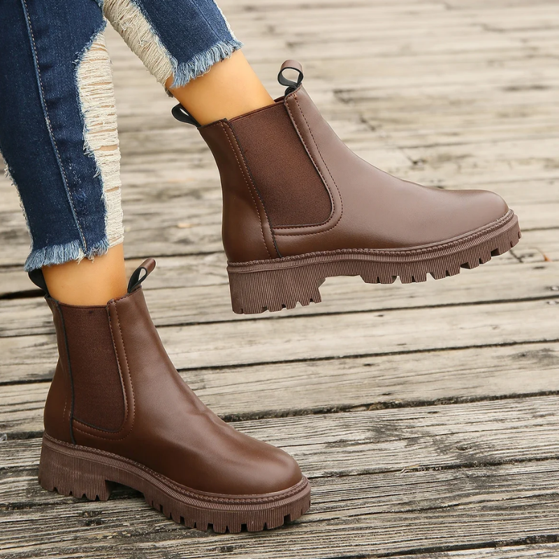 W&W Mode | Damen Chelsea Boots aus Leder mit Zugschlaufen