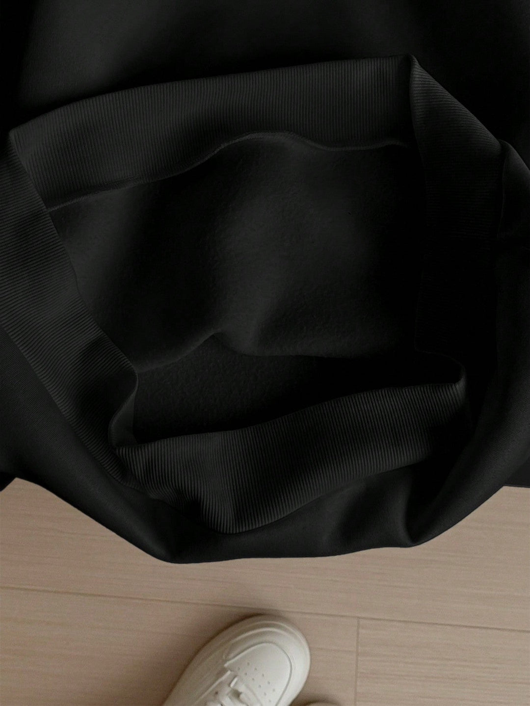 W&W Mode | Lässiges Leopard- und Kirschgrafik-Sweatshirt in Schwarz