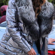 Damen Steppjacke mit abnehmbarem Kunstfellkragen und tailliertem Design WW