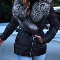 Damen Steppjacke mit abnehmbarem Kunstfellkragen und tailliertem Design WW