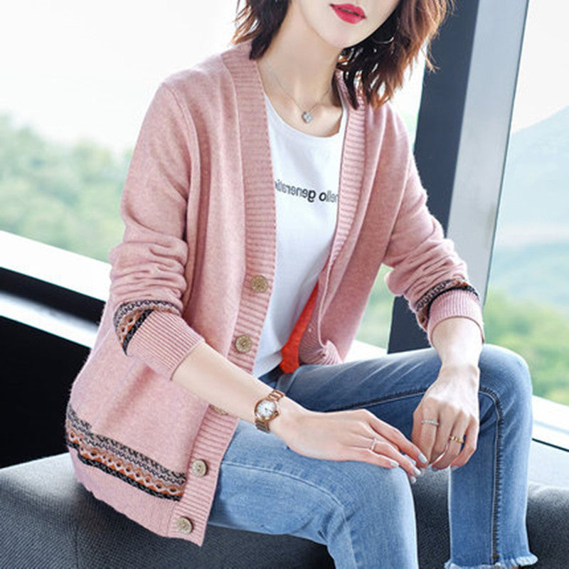 Damen Strickjacke mit eleganten Knopfdetails und modischer Häkelbordüre WW