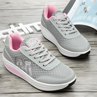 Stylische Lace Up Wedge Sneakers