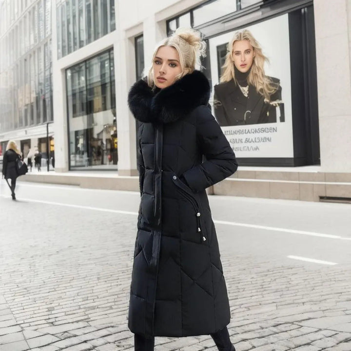 Langer Wintermantel mit Pelzkapuze