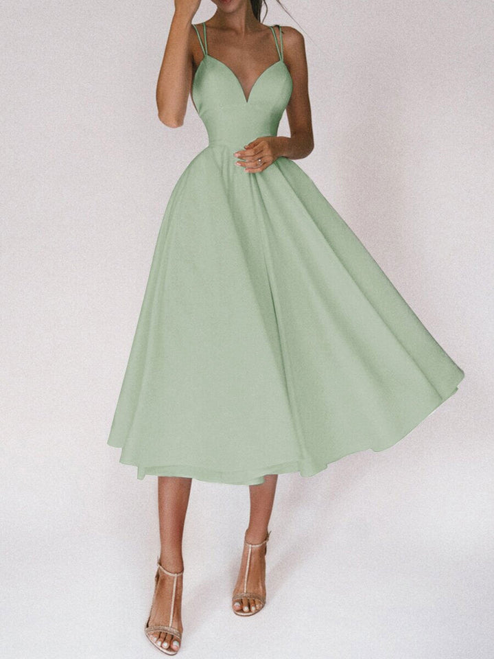 W&W Mode Grace | Das elegante Trägerkleid mit V-Ausschnitt