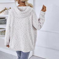 WW trifft Funktionalität: Entdecke Nora's Kapuzen-Cardigan