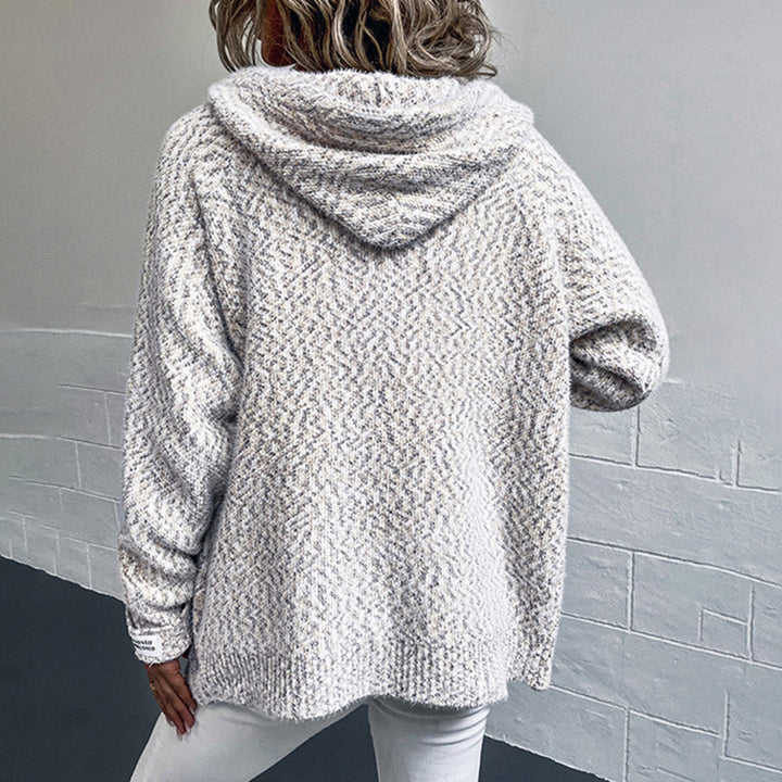 W&W Mode trifft Funktionalität: Entdecke Nora's Kapuzen-Cardigan
