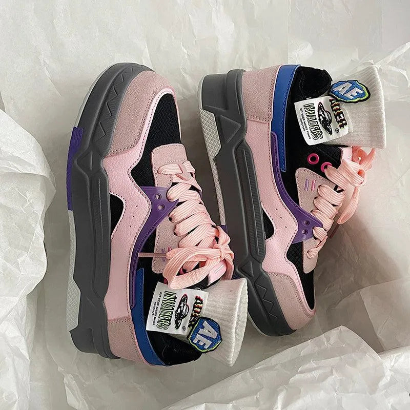 WW | Bunte Sneakers mit einzigartigen Details