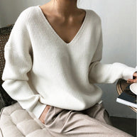 Damen Strickpullover mit tiefem V-Ausschnitt und luftiger Passform WW