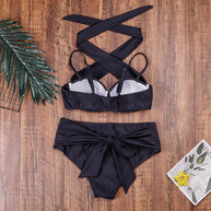 WW | Hochgeschnittenes Push-Up Bikini-Oberteil mit Kreuzverschluss