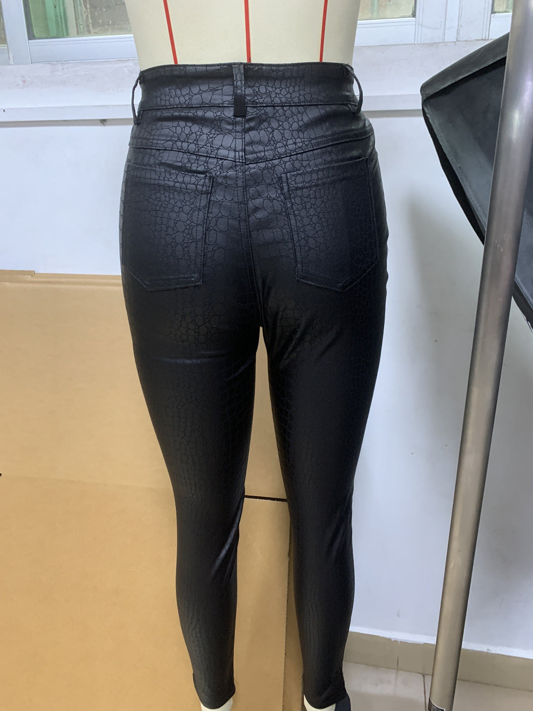 W&W Mode | Beschichtete Skinny Jeans Mit Hoher Taille