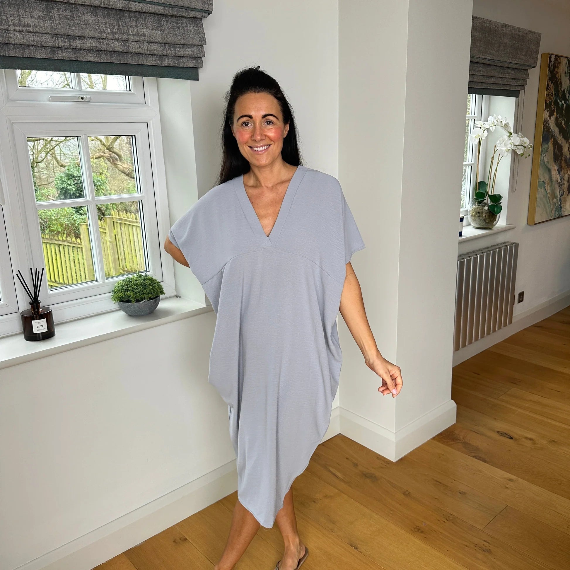 Kleid mit V-Ausschnitt | Unser Bestseller 2024