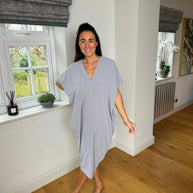 Kleid mit V-Ausschnitt | Unser Bestseller 2024