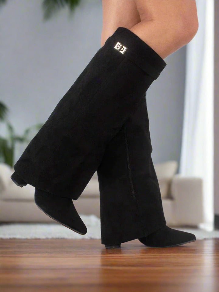 W&W Mode | Hohe Stiefel Für Damen Mit Verstecktem Absatz Und Modernem Design