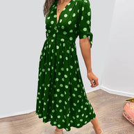 Kleid mit tiefem V-Ausschnitt und Polka Dots