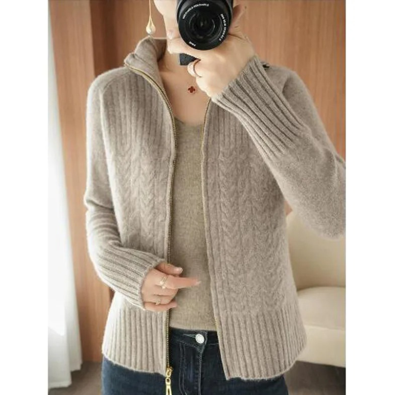 W&W Mode | Gestrickte Jacke Damen Mit Reißverschluss Und Kabelstrickdetails