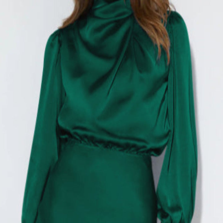 W&W Mode | Kleid Mit Langen Ärmeln Und Einem Eleganten Halsdetail