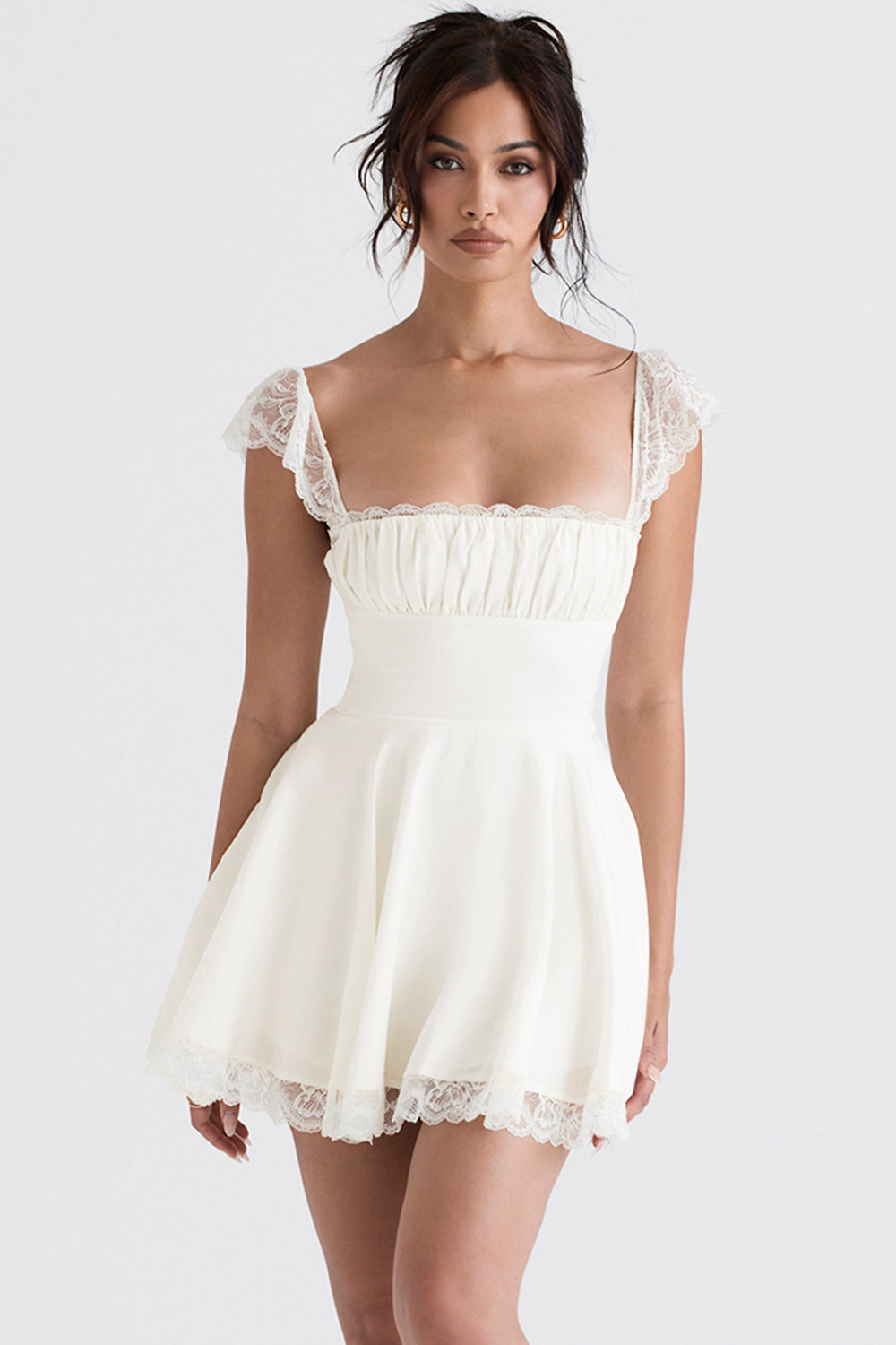 W&W Mode | Kleid mit quadratischem Ausschnitt und Spitzenärmeln