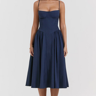 Kleider mit plissiertem Saum